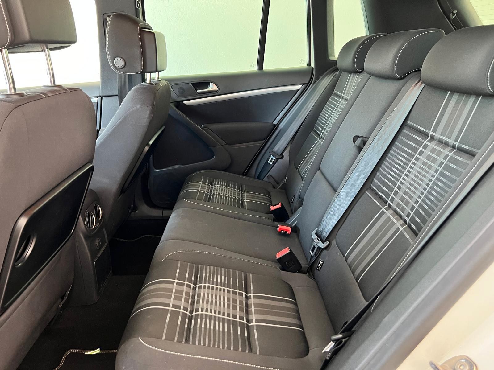 Fahrzeugabbildung Volkswagen Tiguan Lounge Sport & Style BMT*AHK*