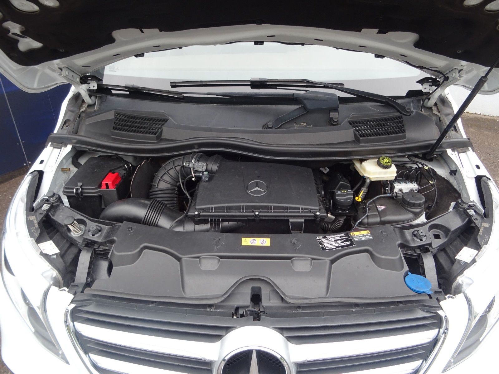 Fahrzeugabbildung Mercedes-Benz V 250V  Klasse Lang-AVANT-7Sitzer-Pano-AMG