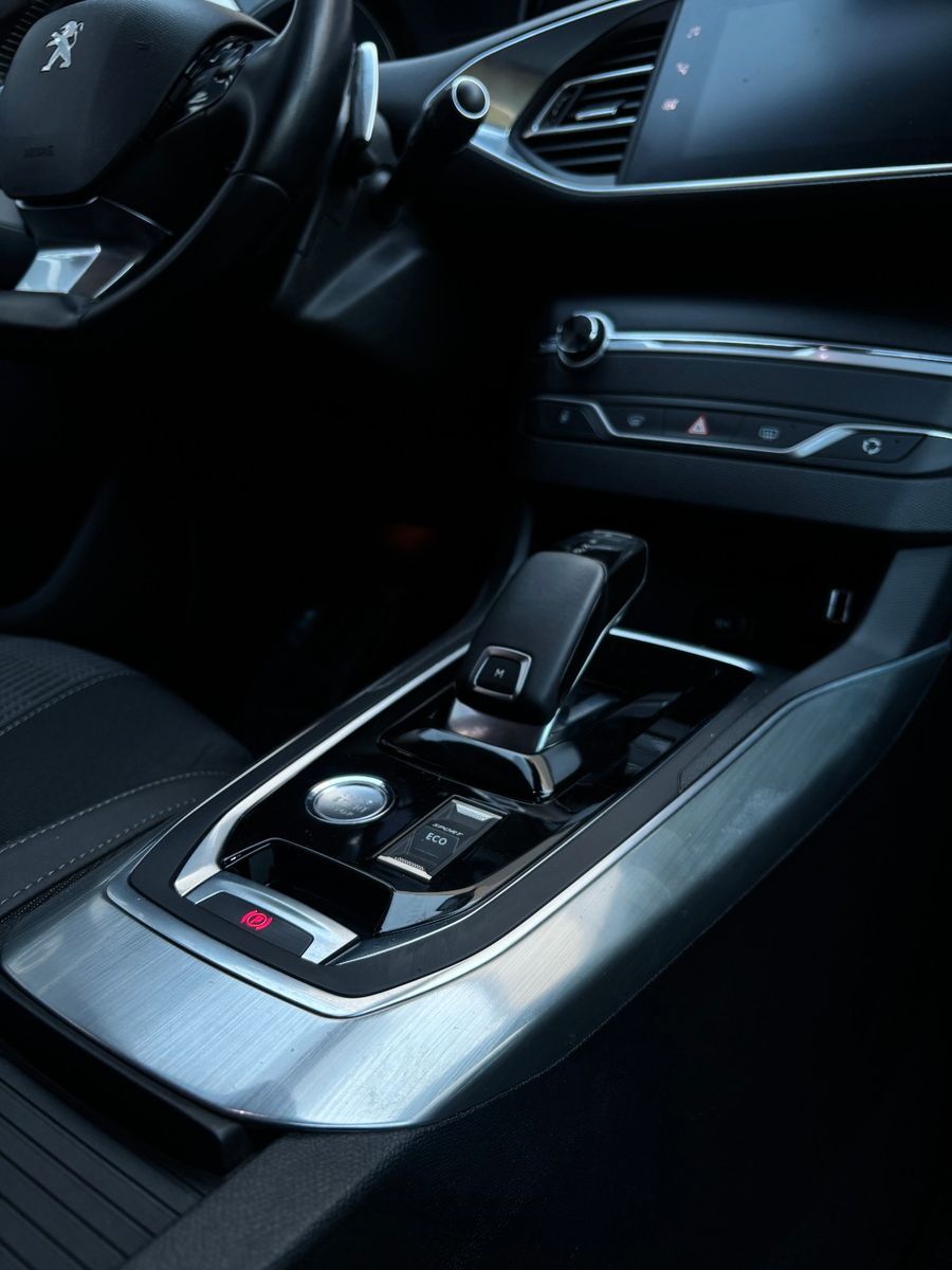 Fahrzeugabbildung Peugeot 308 SW Allure