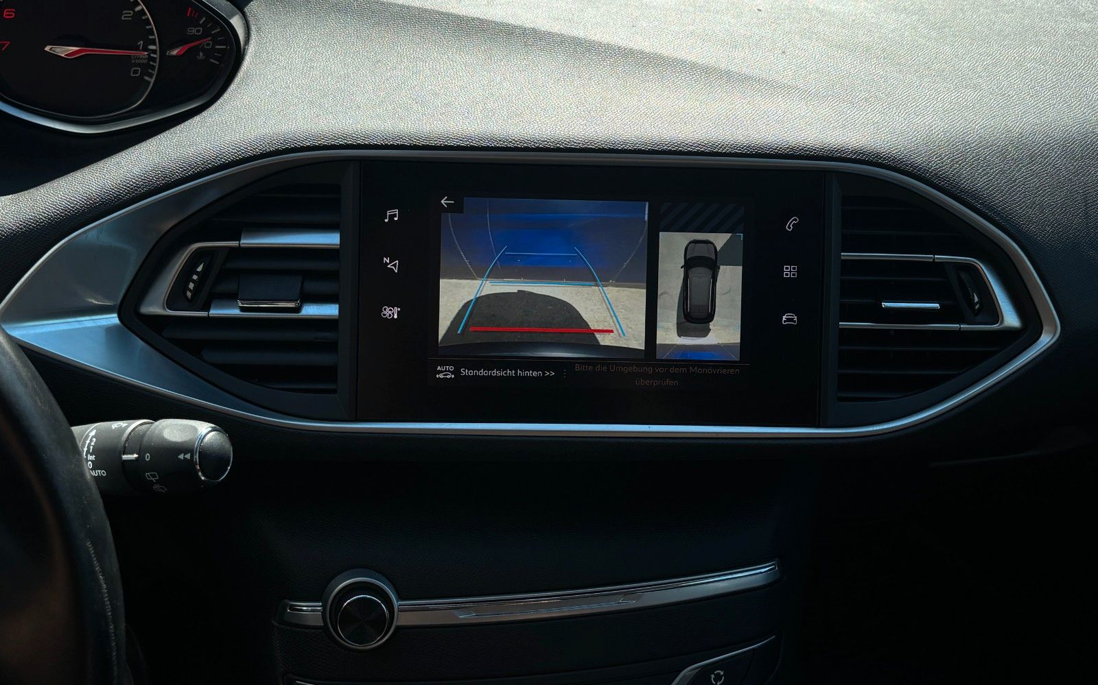 Fahrzeugabbildung Peugeot 308 SW Allure