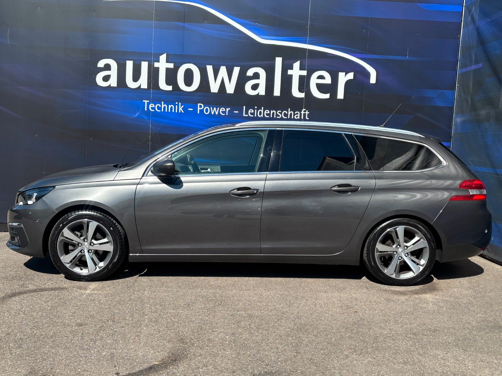 Fahrzeugabbildung Peugeot 308 SW Allure