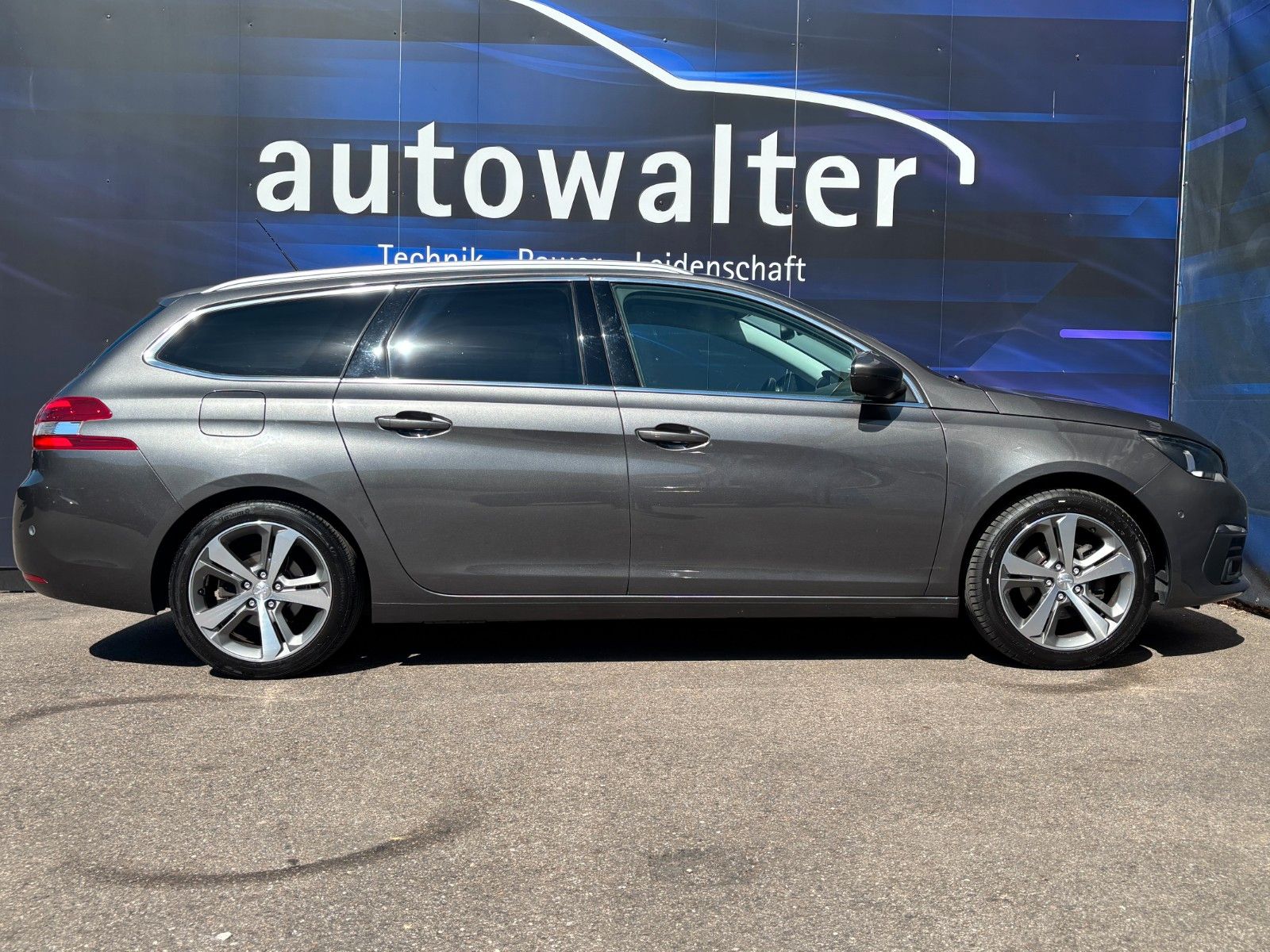 Fahrzeugabbildung Peugeot 308 SW Allure