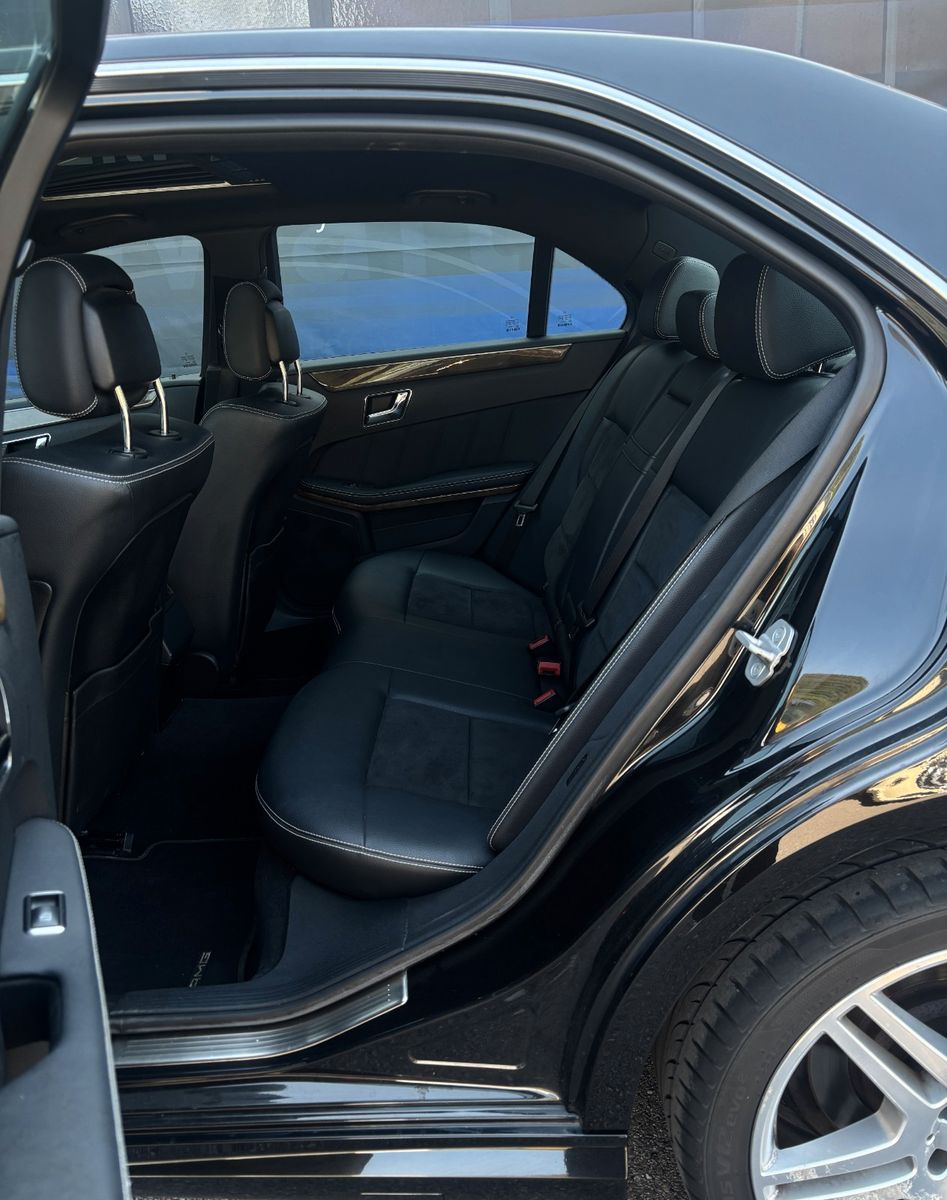 Fahrzeugabbildung Mercedes-Benz E 200 Limousine  BluEffic AMG Line,Schiebedach