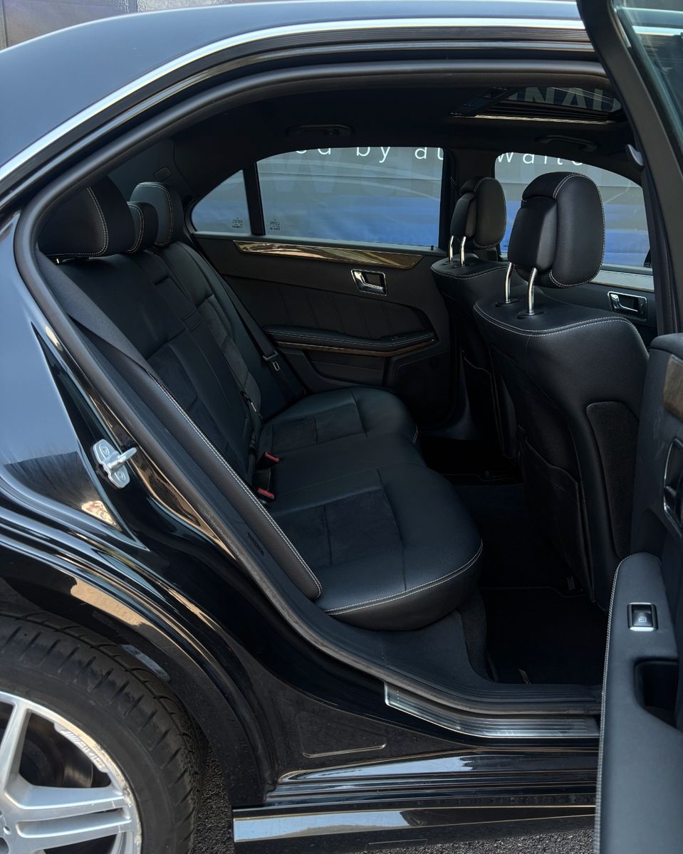 Fahrzeugabbildung Mercedes-Benz E 200 Limousine  BluEffic AMG Line,Schiebedach