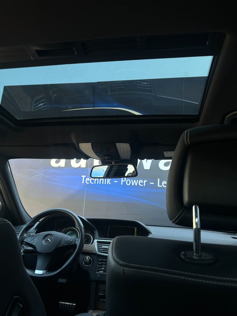 Fahrzeugabbildung Mercedes-Benz E 200 Limousine  BluEffic AMG Line,Schiebedach