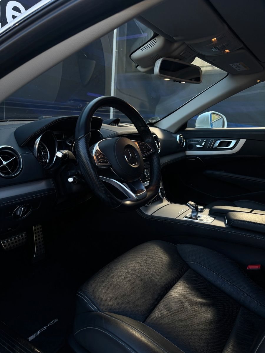 Fahrzeugabbildung Mercedes-Benz SL 500 AMG - Desingo Lack - Neuwagenzustand