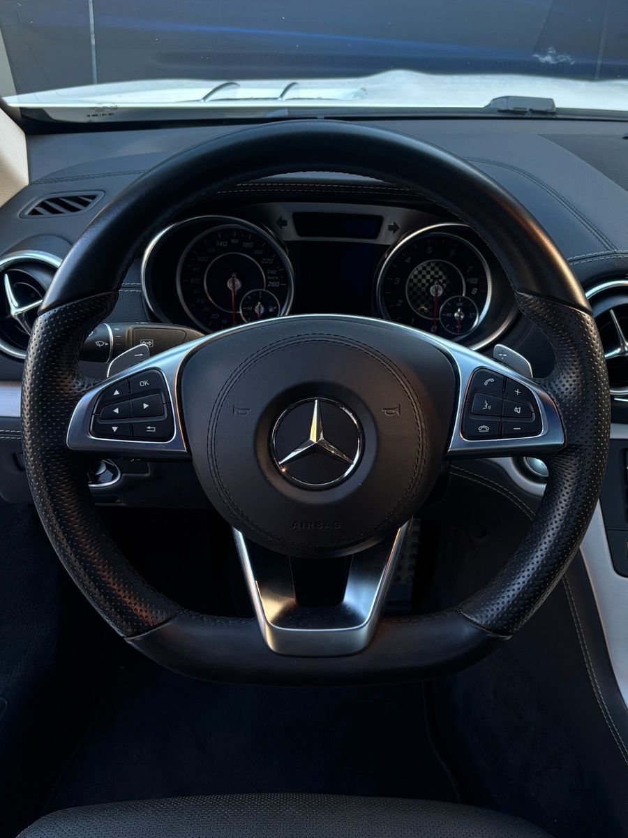 Fahrzeugabbildung Mercedes-Benz SL 500 AMG - Desingo Lack - Neuwagenzustand