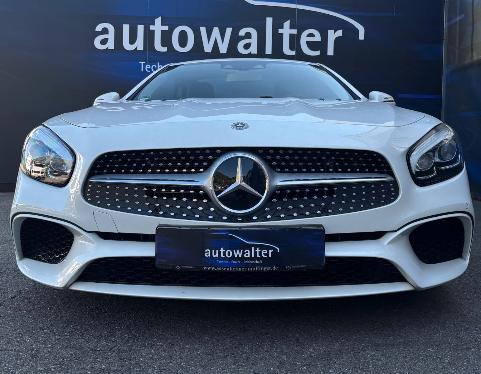 Fahrzeugabbildung Mercedes-Benz SL 500 AMG - Desingo Lack - Neuwagenzustand