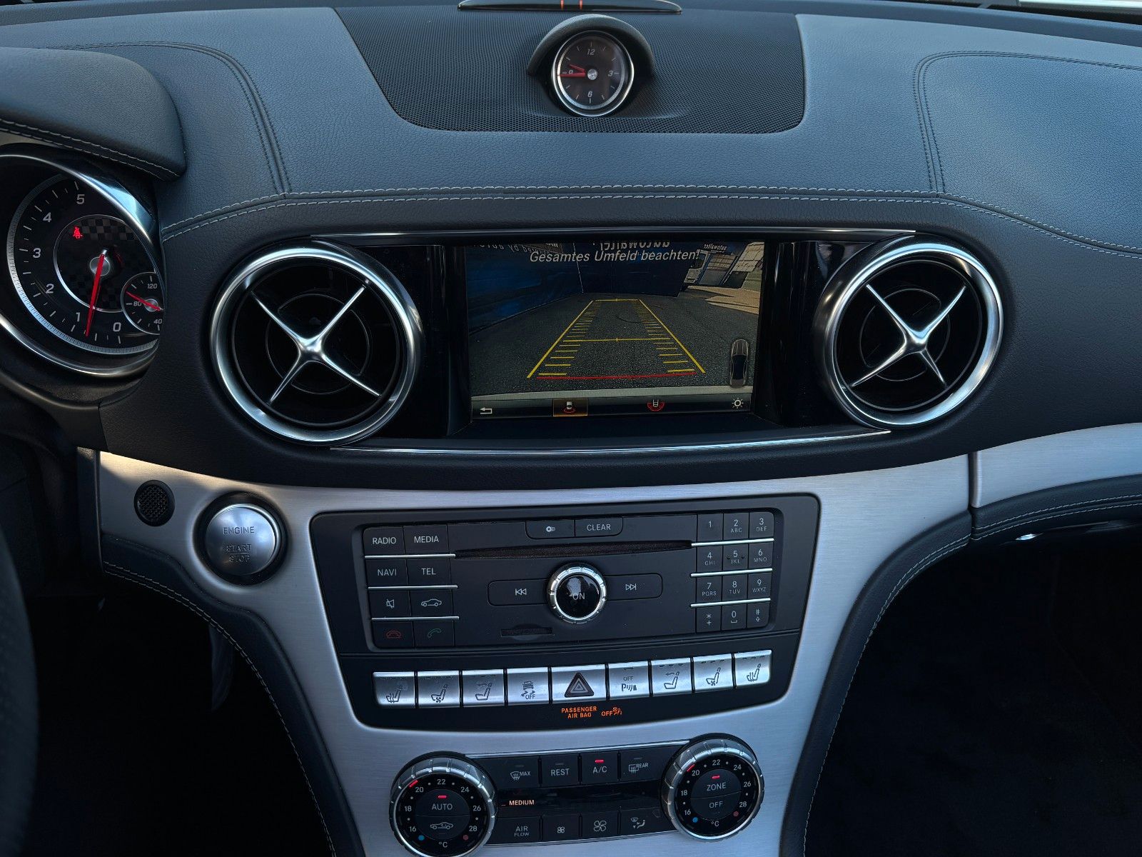 Fahrzeugabbildung Mercedes-Benz SL 500 AMG - Desingo Lack - Neuwagenzustand
