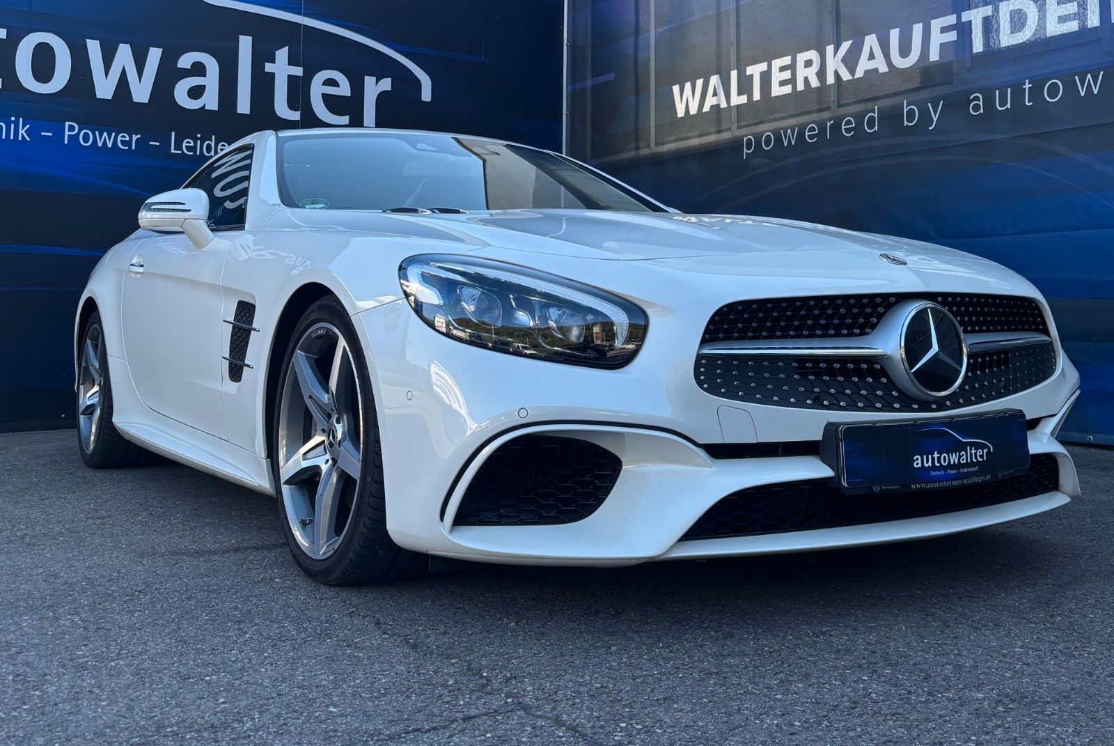 Fahrzeugabbildung Mercedes-Benz SL 500 AMG - Desingo Lack - Neuwagenzustand