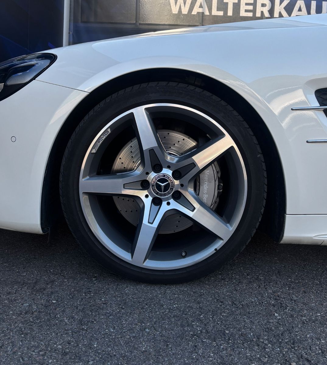 Fahrzeugabbildung Mercedes-Benz SL 500 AMG - Desingo Lack - Neuwagenzustand