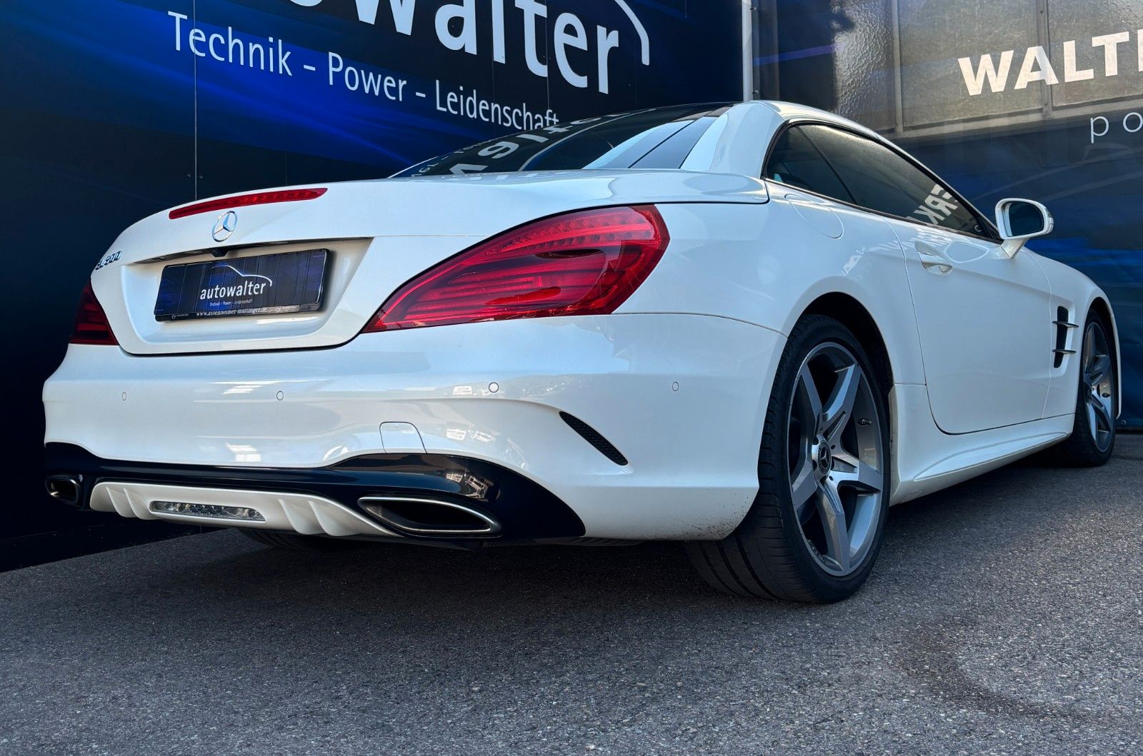 Fahrzeugabbildung Mercedes-Benz SL 500 AMG - Desingo Lack - Neuwagenzustand