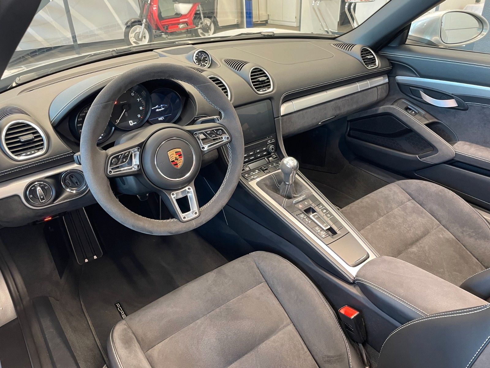 Fahrzeugabbildung Porsche 718 4.0 Spyder*LED*Chrono*Approved