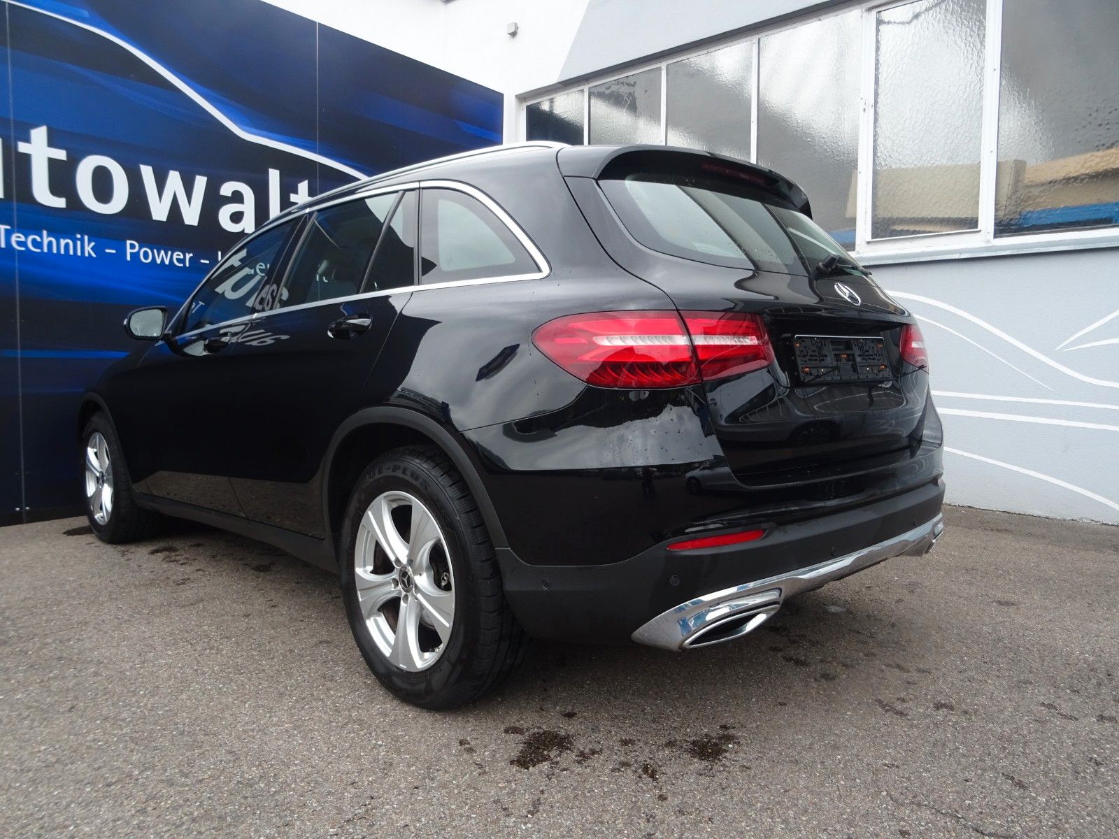 Fahrzeugabbildung Mercedes-Benz GLC 220 d 4Matic AMG Line,AHK Schwenkbar