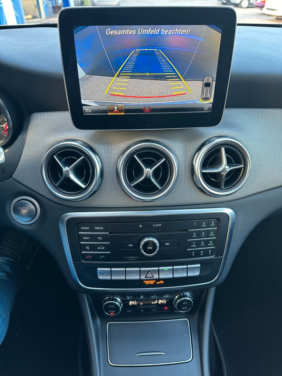 Fahrzeugabbildung Mercedes-Benz GLA 200 AMG-Pano-Navi-HarmanKardon-LED