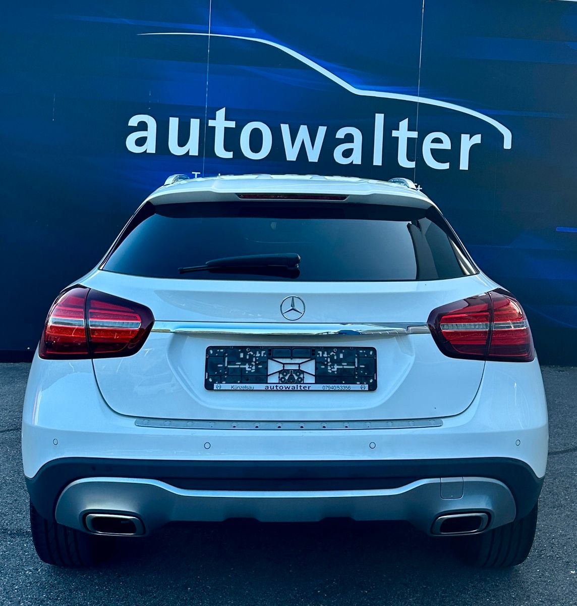 Fahrzeugabbildung Mercedes-Benz GLA 200 AMG-Pano-Navi-HarmanKardon-LED