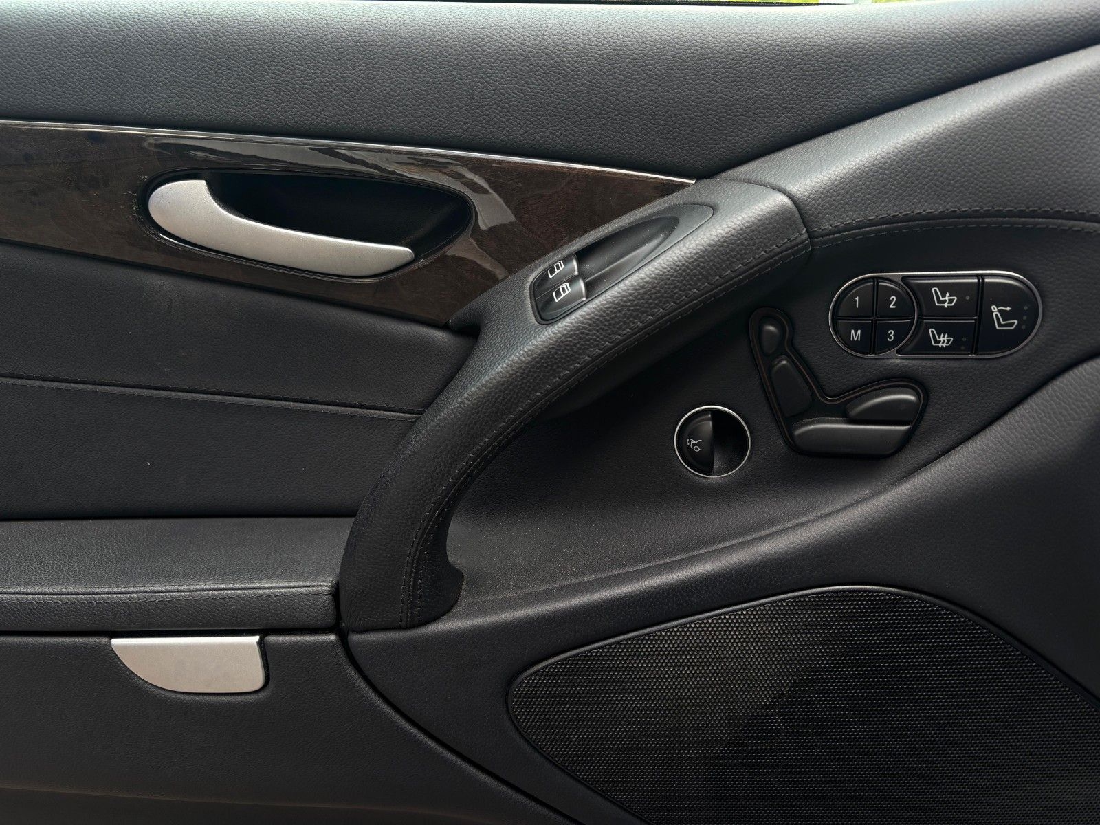 Fahrzeugabbildung Mercedes-Benz SL 350  Roadster