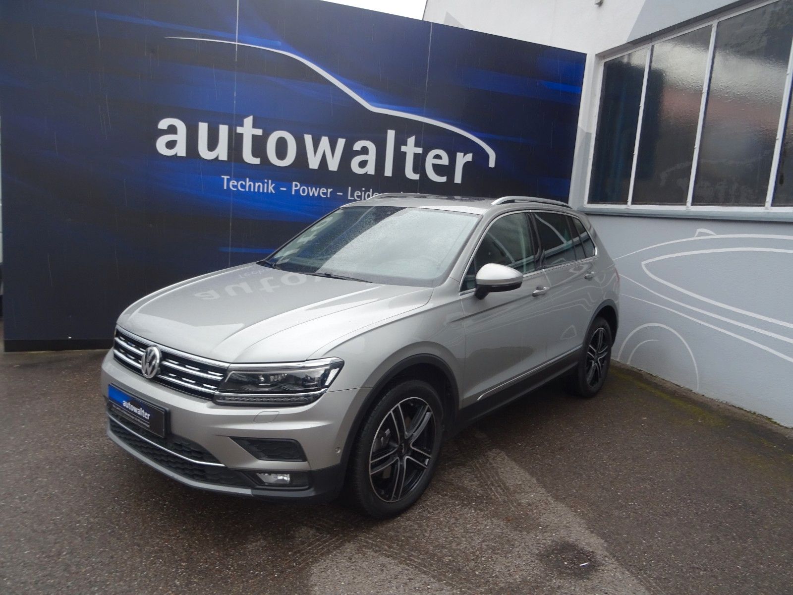 Fahrzeugabbildung Volkswagen Tiguan Highline-4Motion-Standheizung