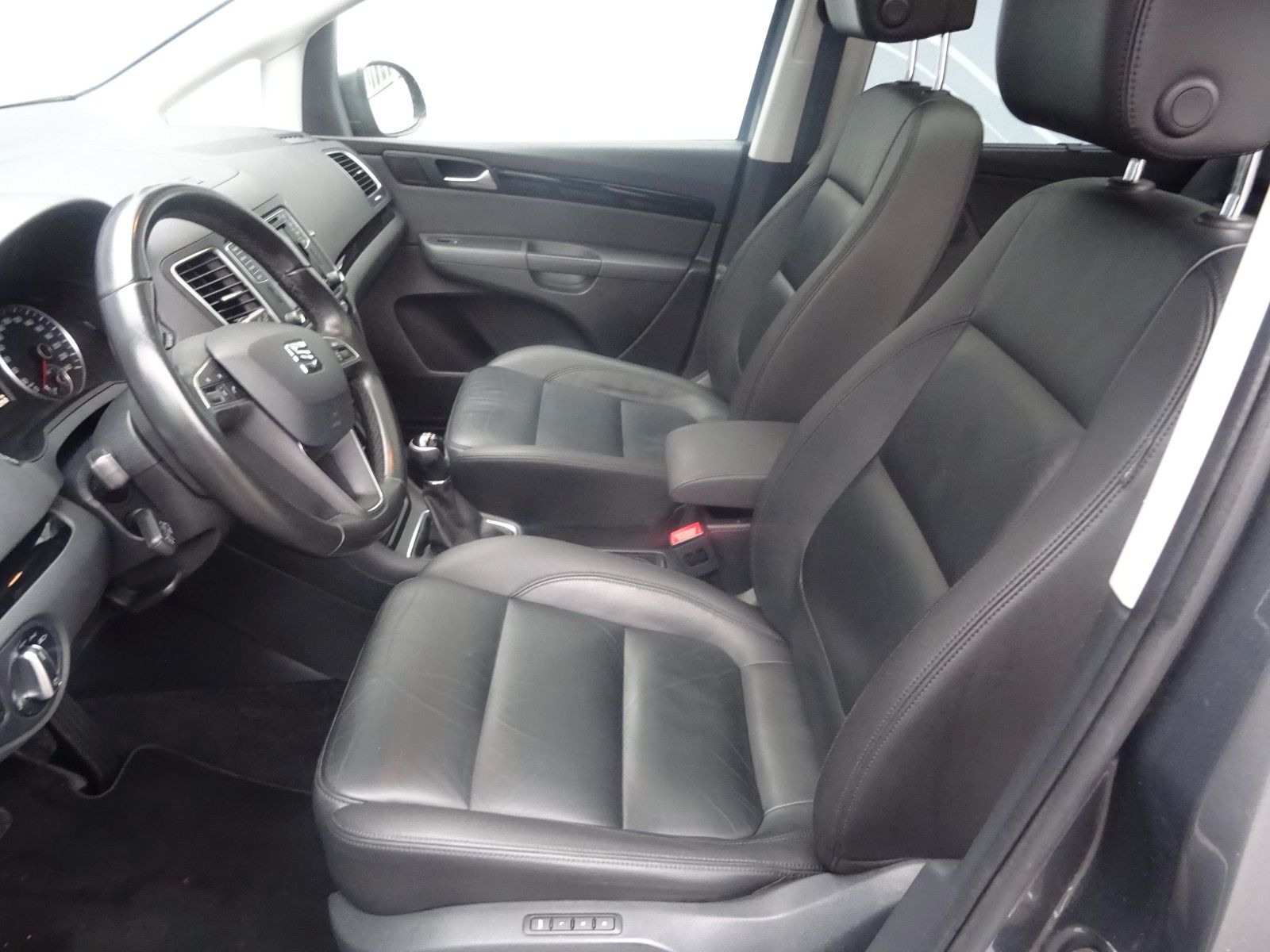 Fahrzeugabbildung SEAT Alhambra Style 7 Sitzer,AHK Schwenkbar,Kamera