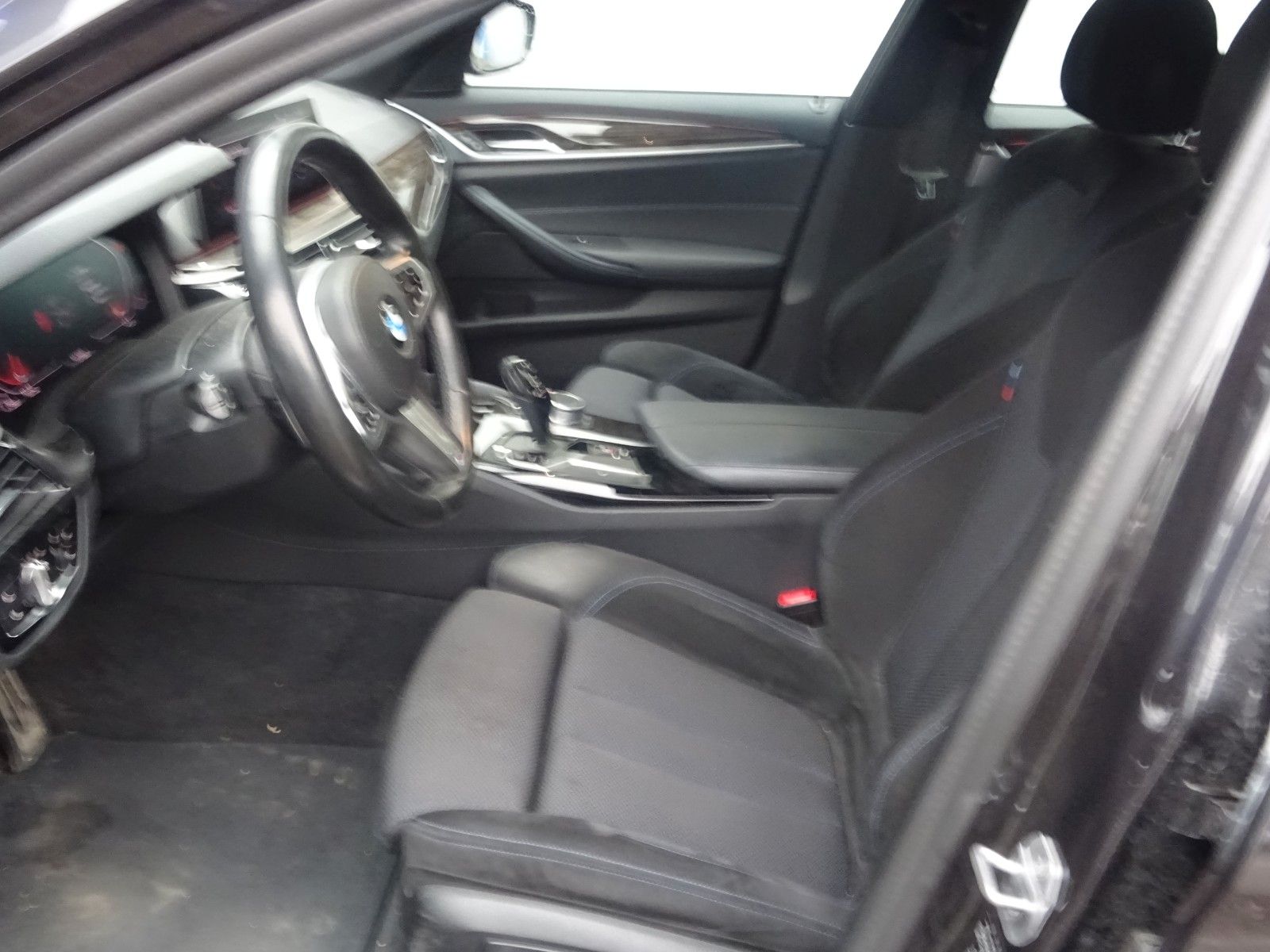 Fahrzeugabbildung BMW 530 Baureihe 5 Lim. 530 d xDrive M Sport