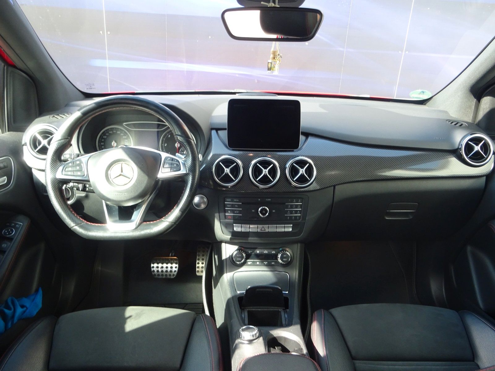 Fahrzeugabbildung Mercedes-Benz B 220 B -Klasse B 220 CDI / d AMG Line