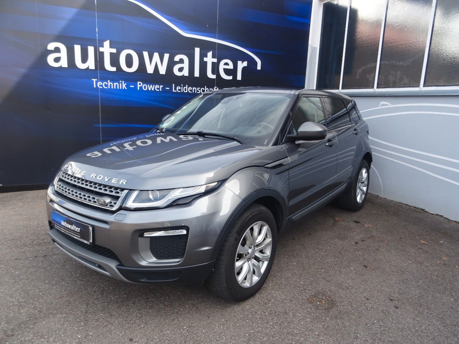 Fahrzeugabbildung Land Rover Range Rover Evoque SE