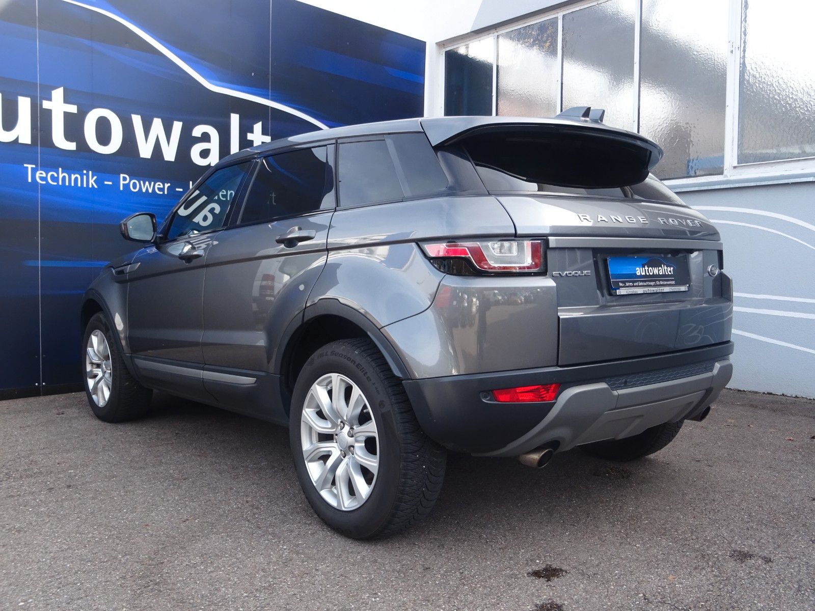 Fahrzeugabbildung Land Rover Range Rover Evoque SE