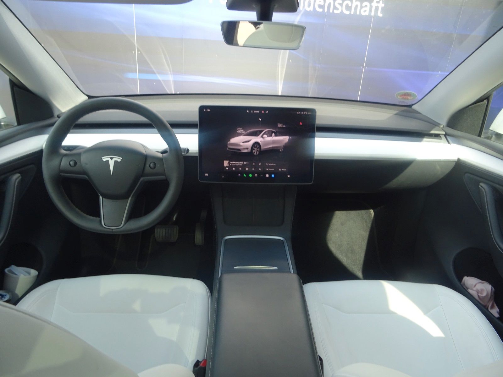 Fahrzeugabbildung Tesla Model Y Long Range Dual AWD