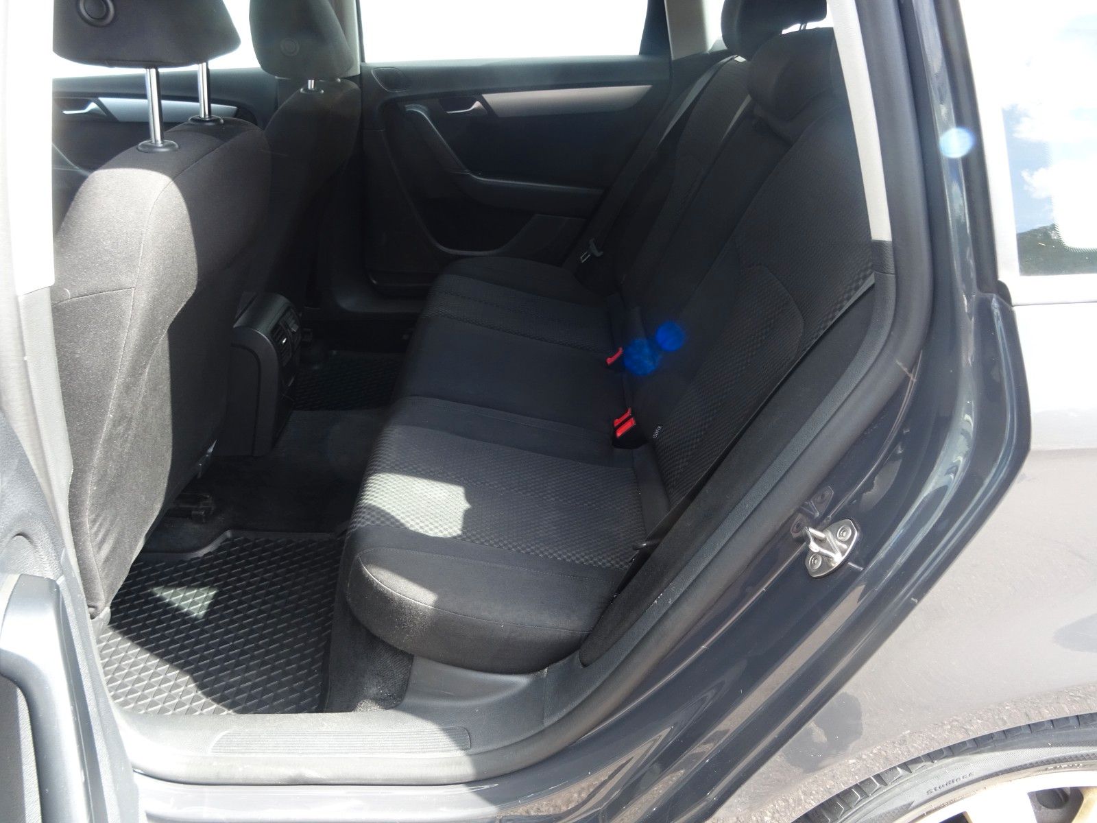 Fahrzeugabbildung Volkswagen Passat Variant Trendline BlueMotion