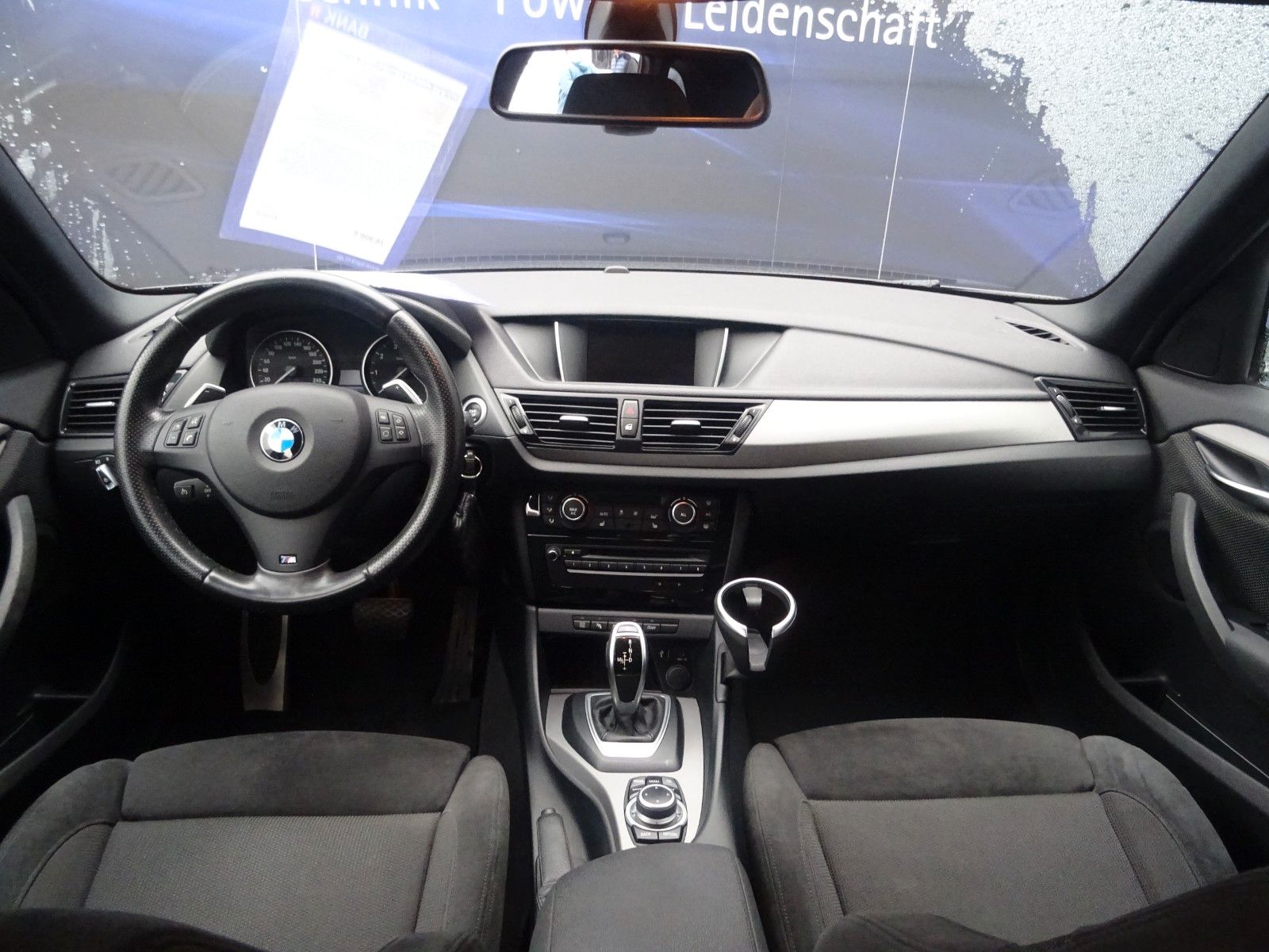 Fahrzeugabbildung BMW X1 Baureihe X1 20 i xDrive M Sport