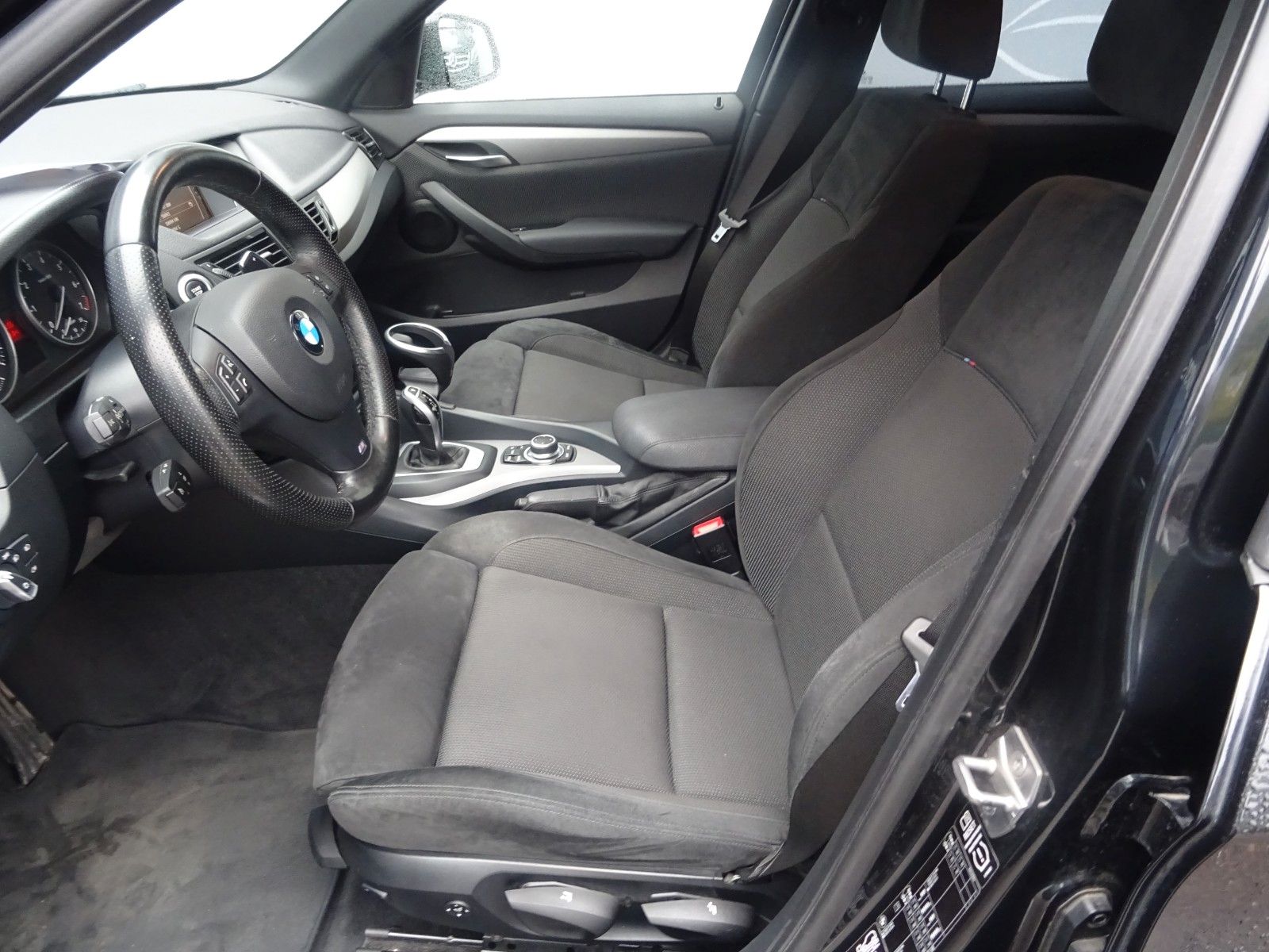 Fahrzeugabbildung BMW X1 Baureihe X1 20 i xDrive M Sport