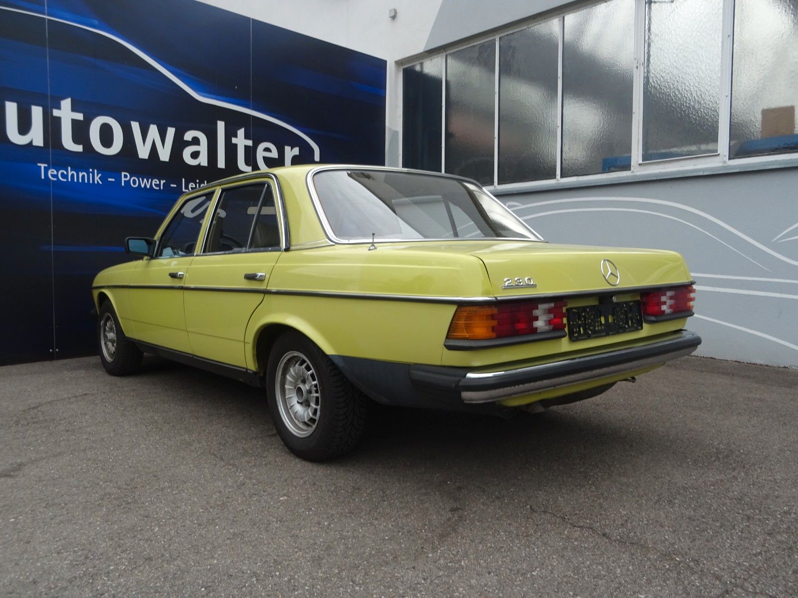 Fahrzeugabbildung Mercedes-Benz 230