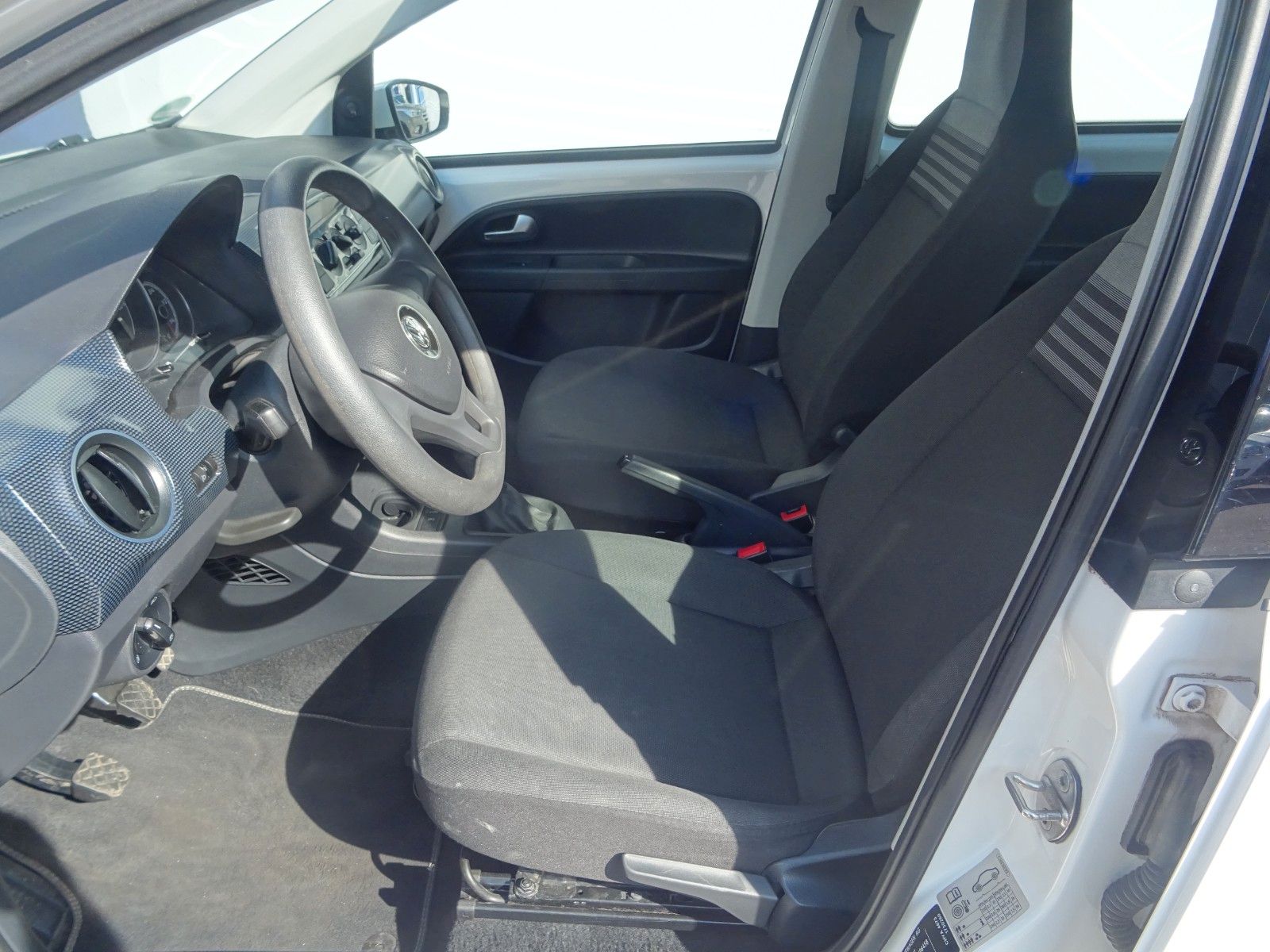 Fahrzeugabbildung Volkswagen up! move up!