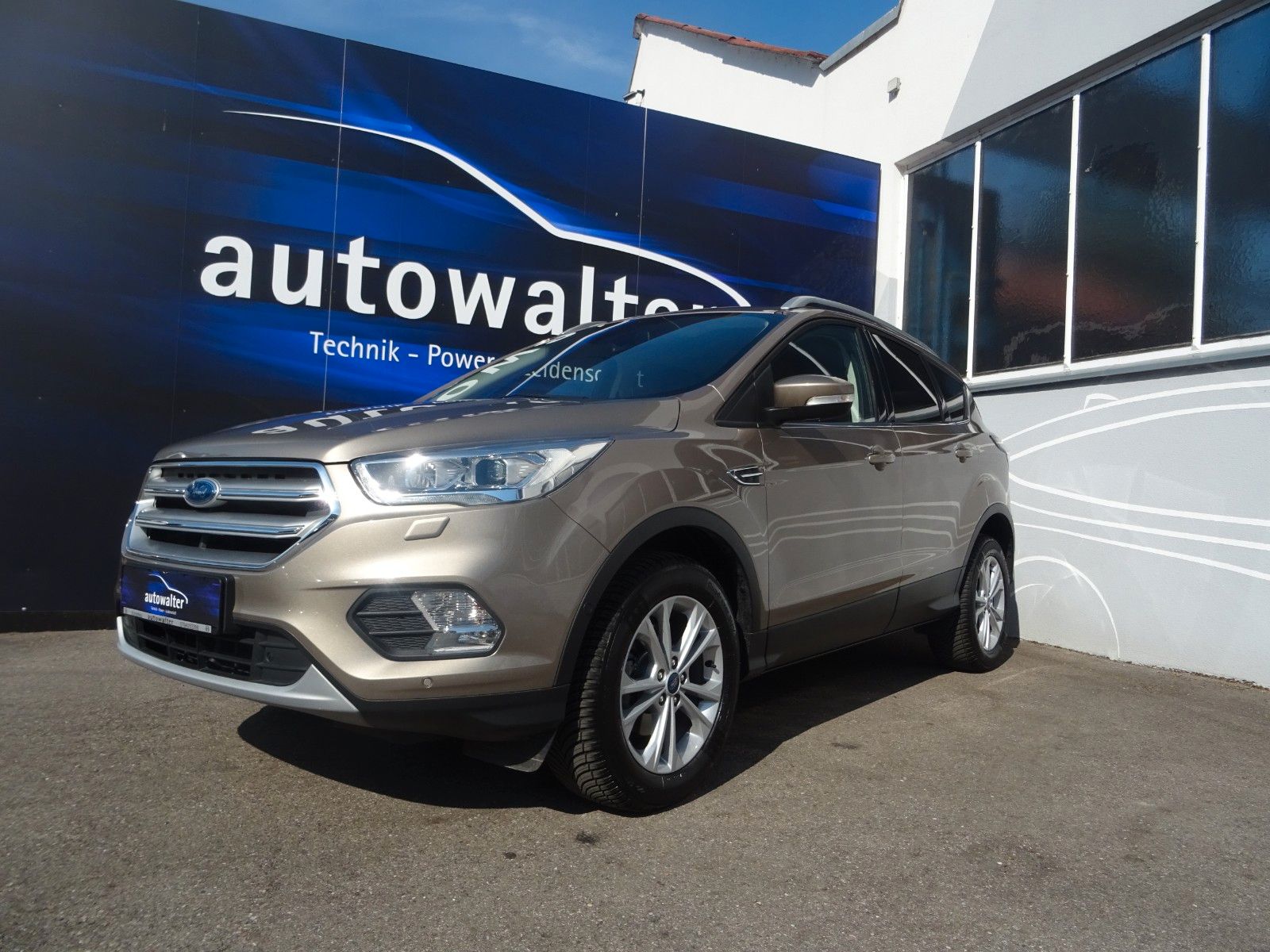 Fahrzeugabbildung Ford Kuga Titanium