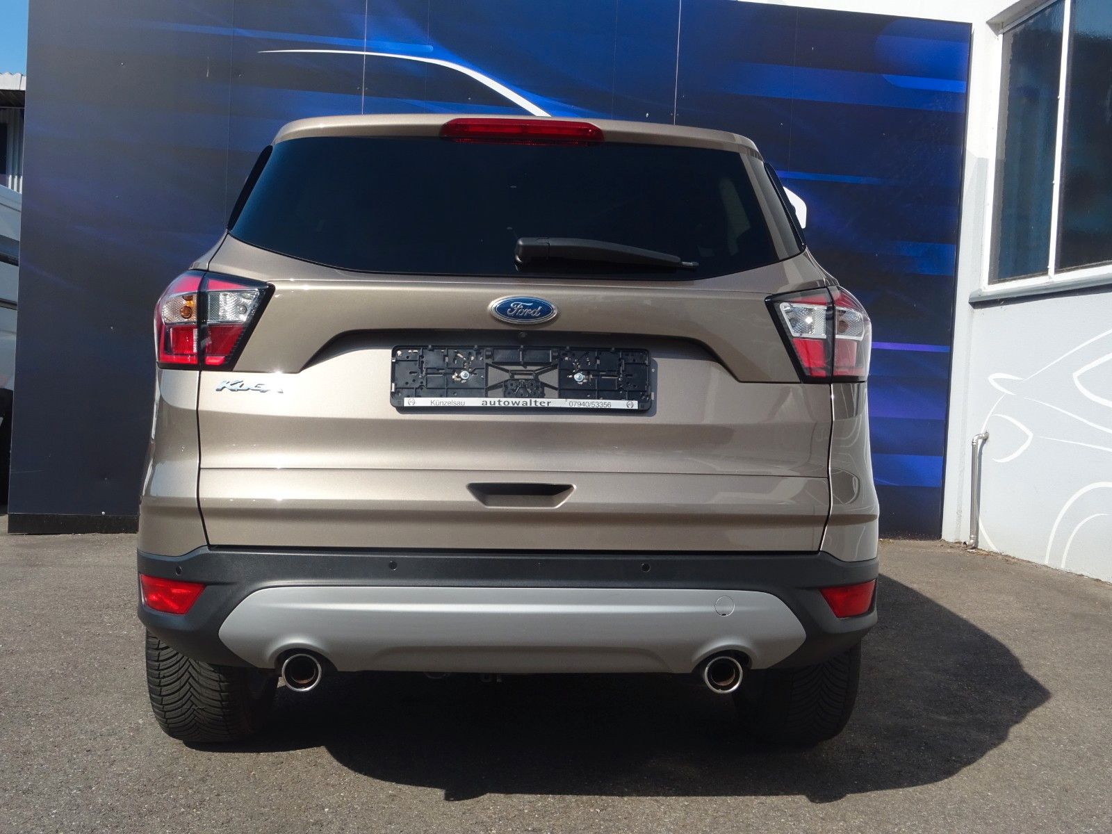 Fahrzeugabbildung Ford Kuga Titanium
