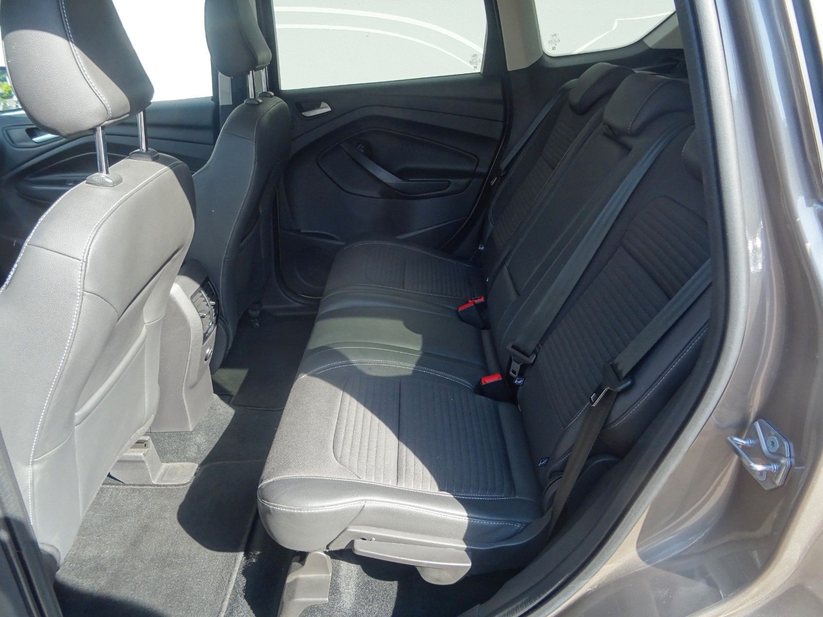 Fahrzeugabbildung Ford Kuga Titanium