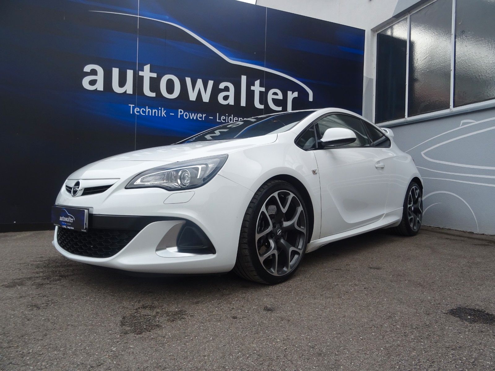 Opel Astra J GTC OPC