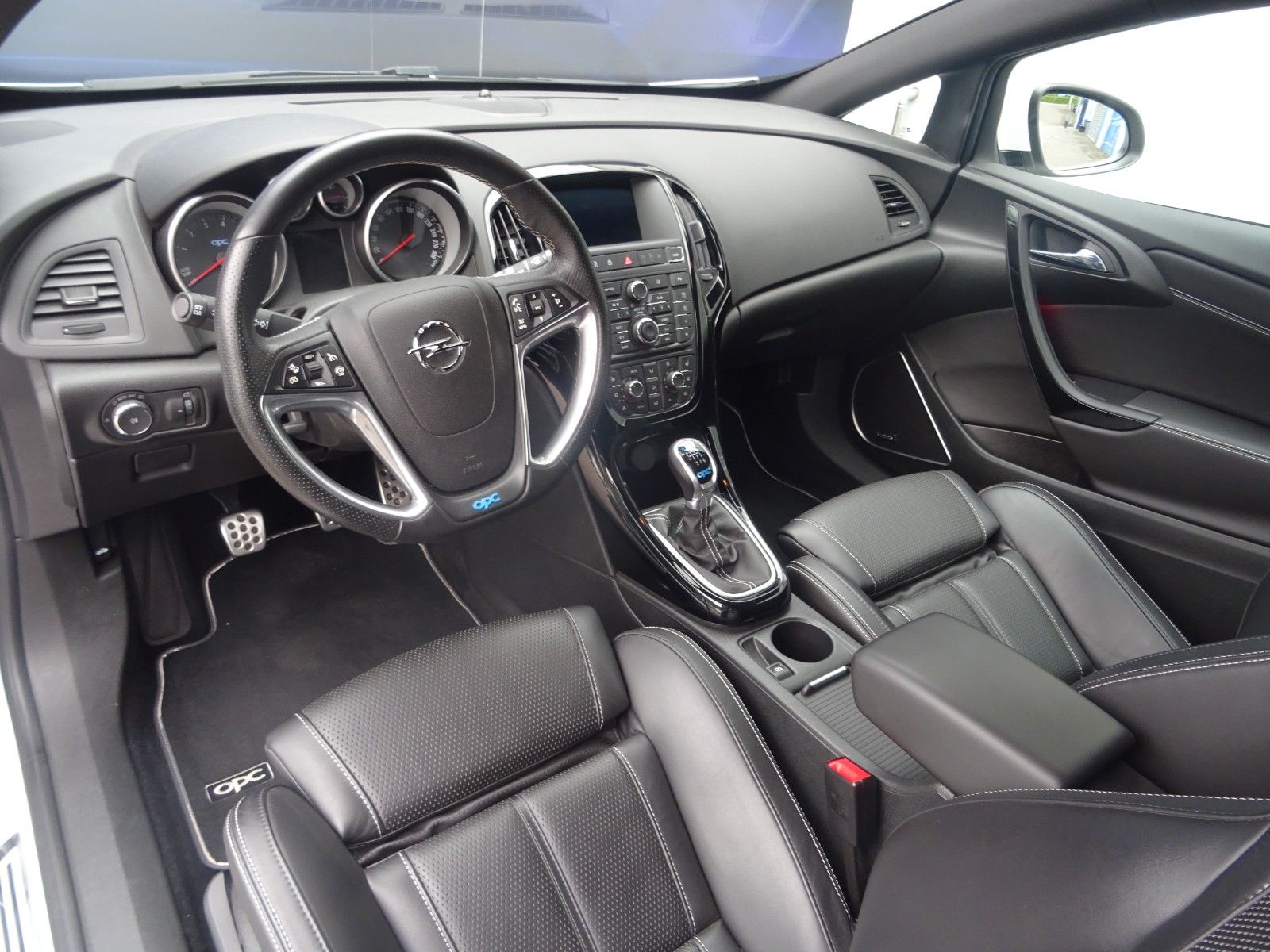 Fahrzeugabbildung Opel Astra J GTC OPC