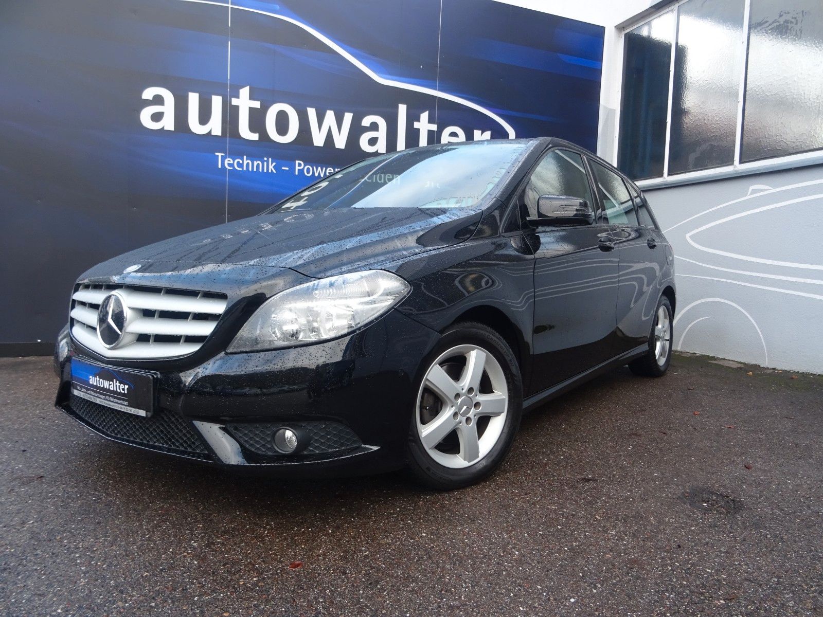 Mercedes-Benz B 200