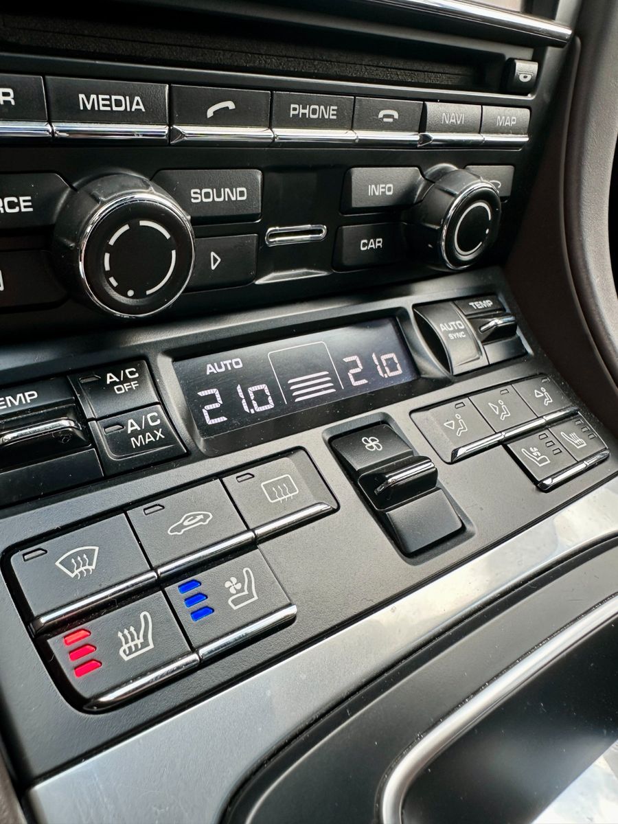 Fahrzeugabbildung Porsche 991 Turbo- Vollausstattung - Approved  bis 03/26