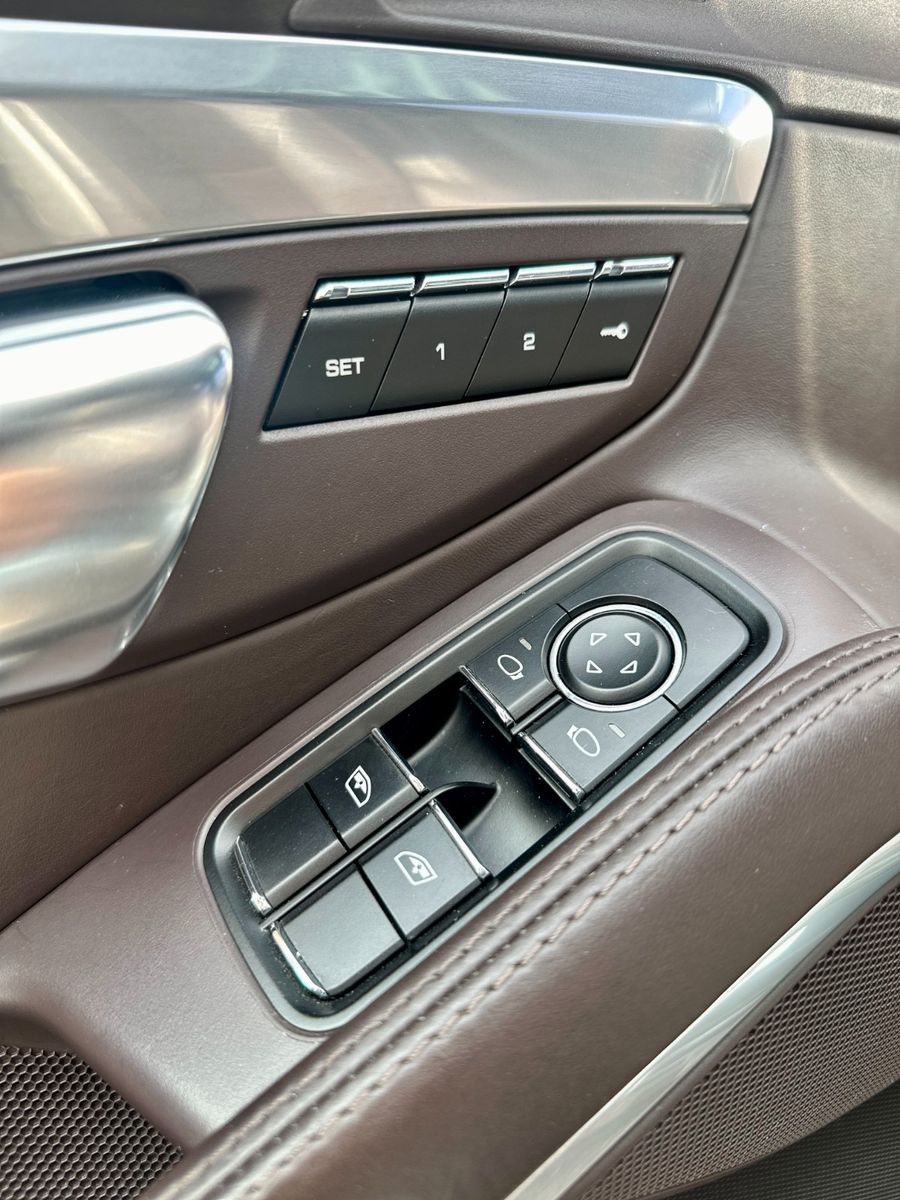 Fahrzeugabbildung Porsche 991 Turbo- Vollausstattung - Approved  bis 03/26