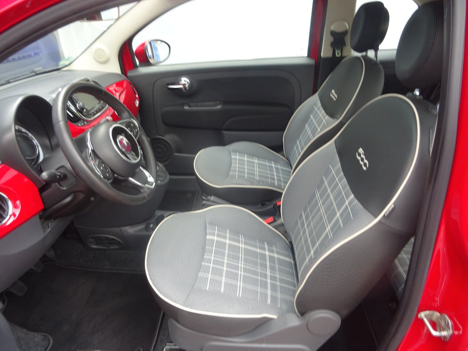 Fahrzeugabbildung Fiat 500 Lounge
