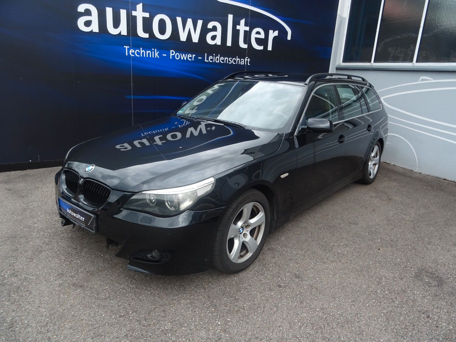 Fahrzeugabbildung BMW 530 Baureihe 5 Touring 530d