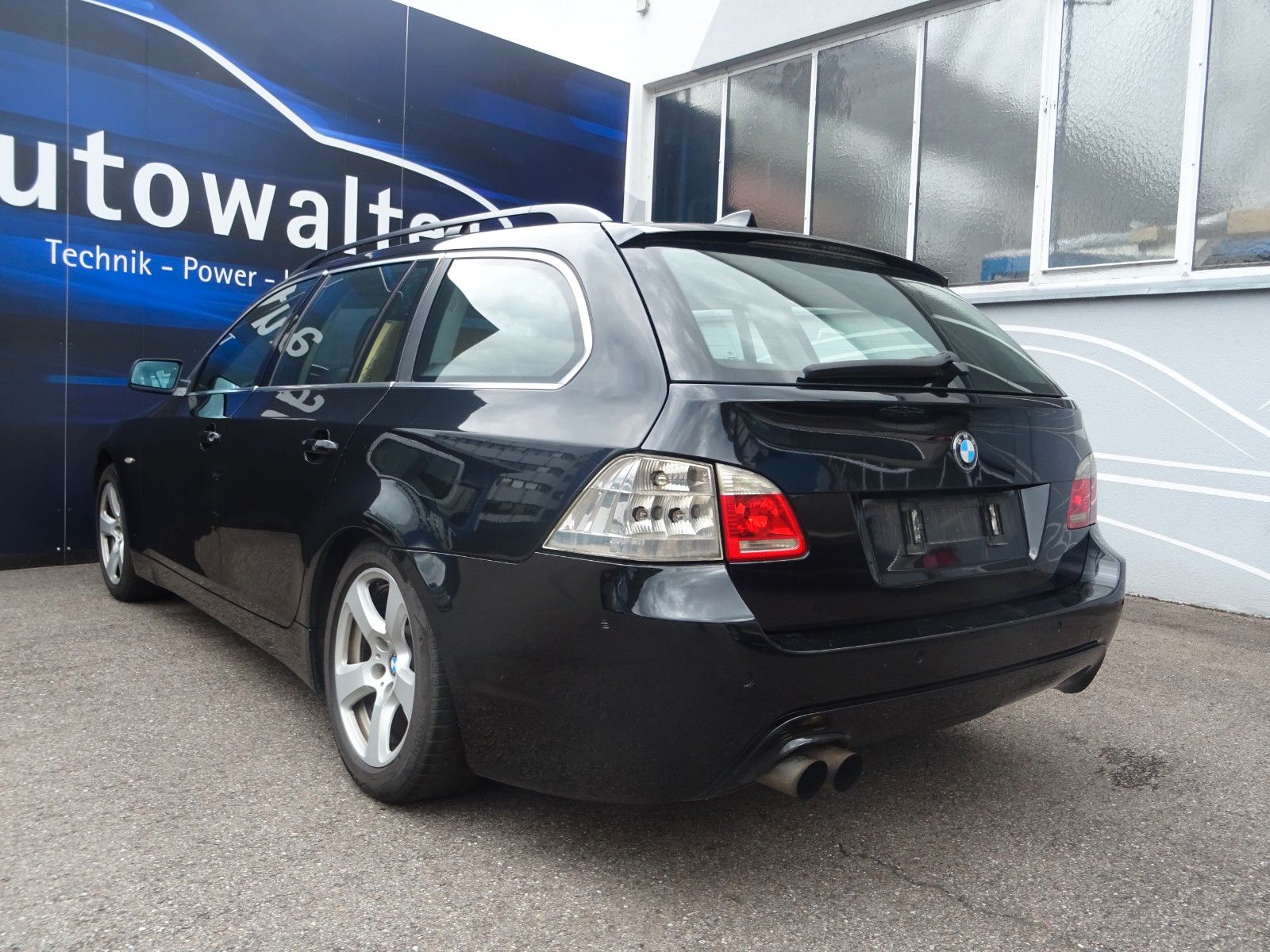 Fahrzeugabbildung BMW 530 Baureihe 5 Touring 530d