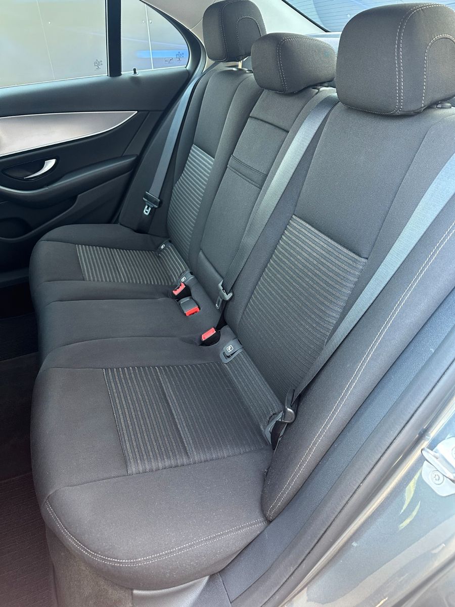 Fahrzeugabbildung Mercedes-Benz E 200 -LED-Rückfahr-großer Service neu-TOP