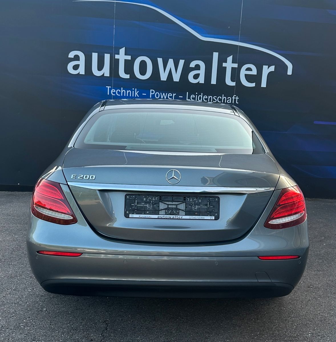 Fahrzeugabbildung Mercedes-Benz E 200 -LED-Rückfahr-großer Service neu-TOP