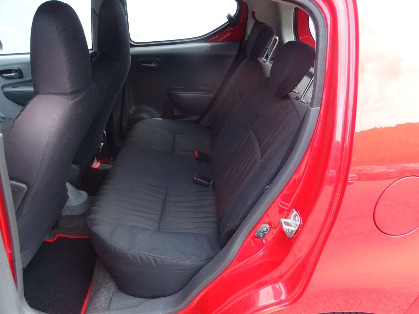 Fahrzeugabbildung Nissan Pixo Acenta
