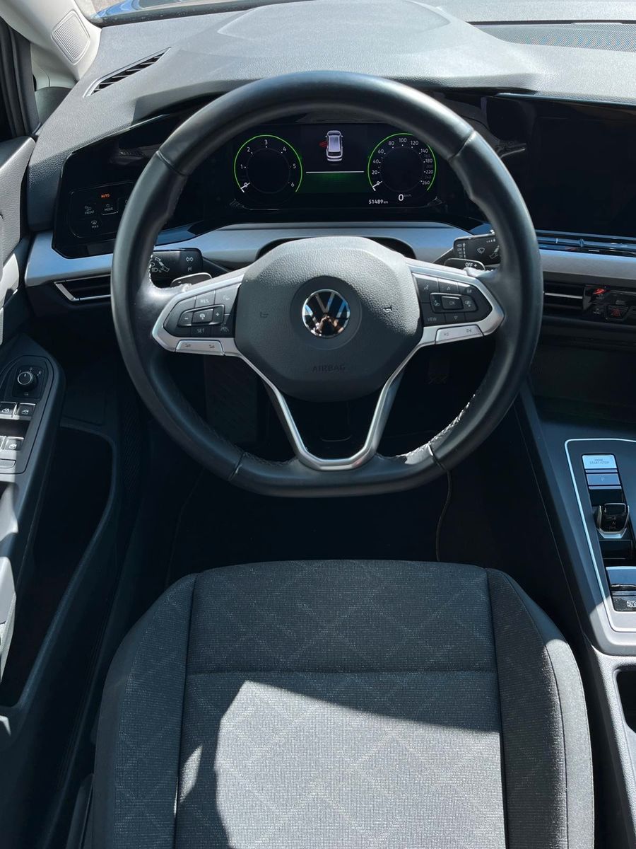 Fahrzeugabbildung Volkswagen Golf VIII Variant Life