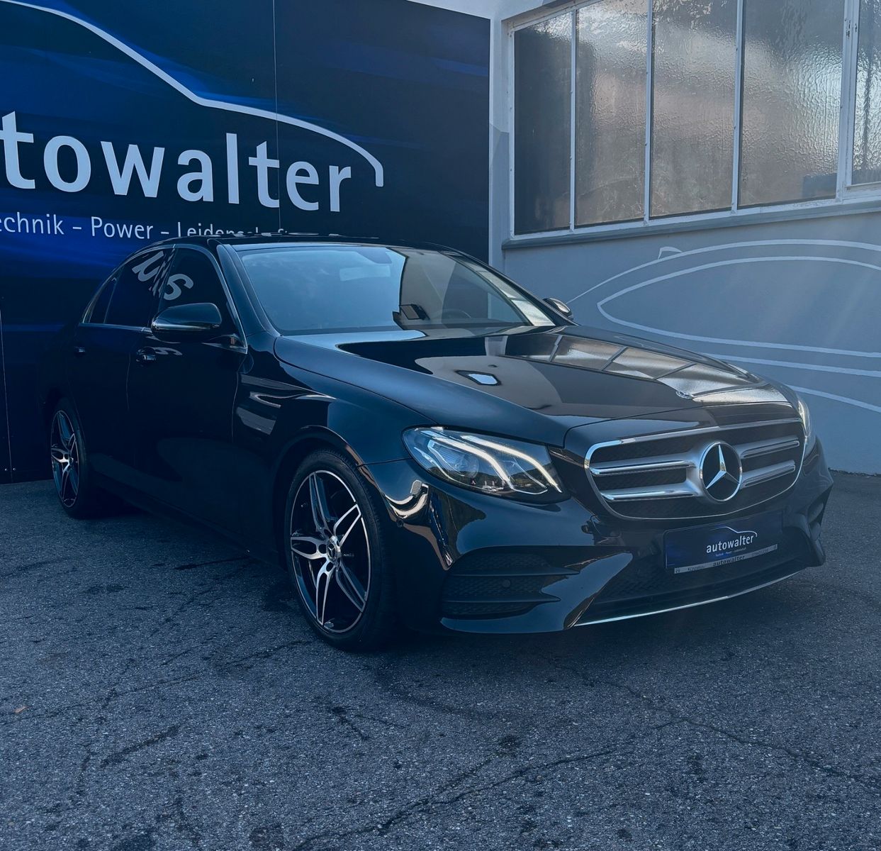 Fahrzeugabbildung Mercedes-Benz E 200 E -Klasse - AMG - LED