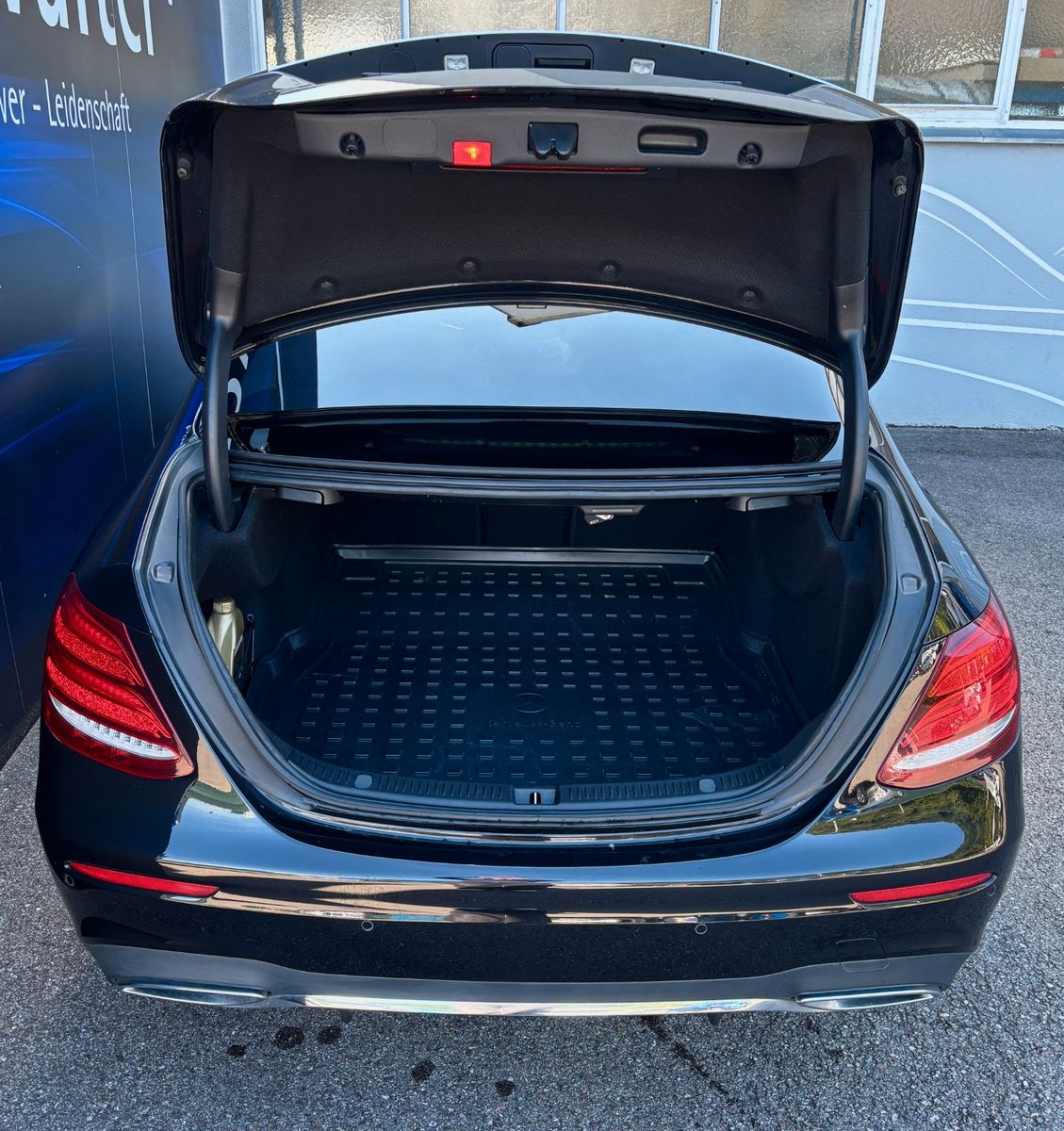 Fahrzeugabbildung Mercedes-Benz E 200 E -Klasse - AMG - LED